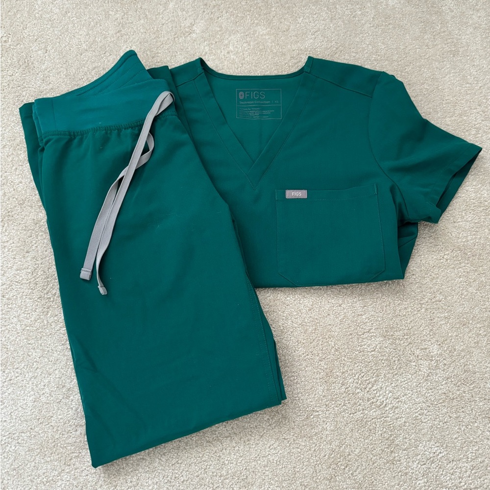 FIGS XS Limited Edition Green Set